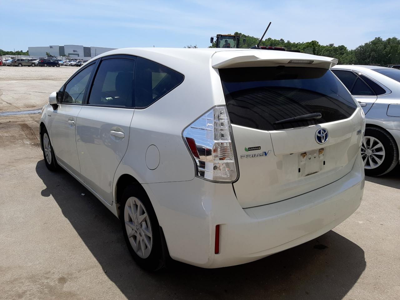 Photo 3 from auction – 2014 TOYOTA PRIUS V with VIN JTDZN3EU4EJ013535