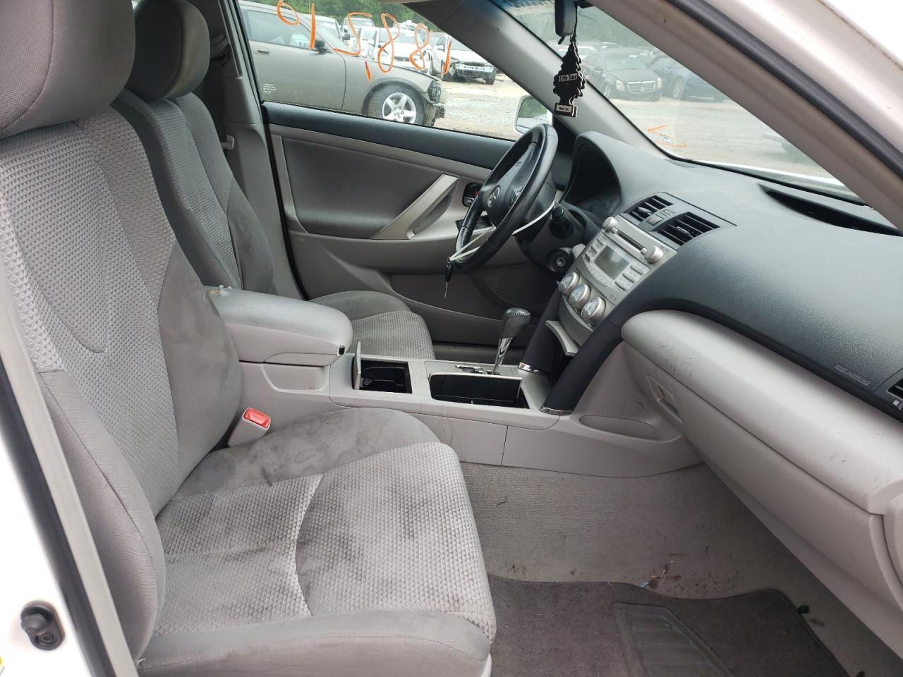 Photo 5 from auction – 2011 TOYOTA CAMRY BASE with VIN 4T1BF3EK9BU652738
