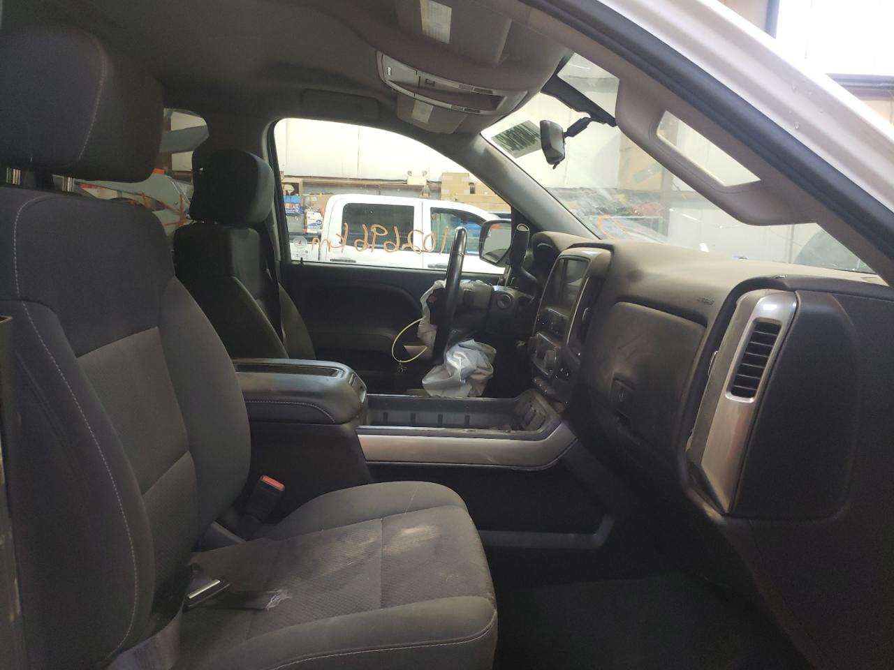 Photo 5 from auction – 2015 CHEVROLET SILVERADO with VIN 1GCVKREC7FZ215337