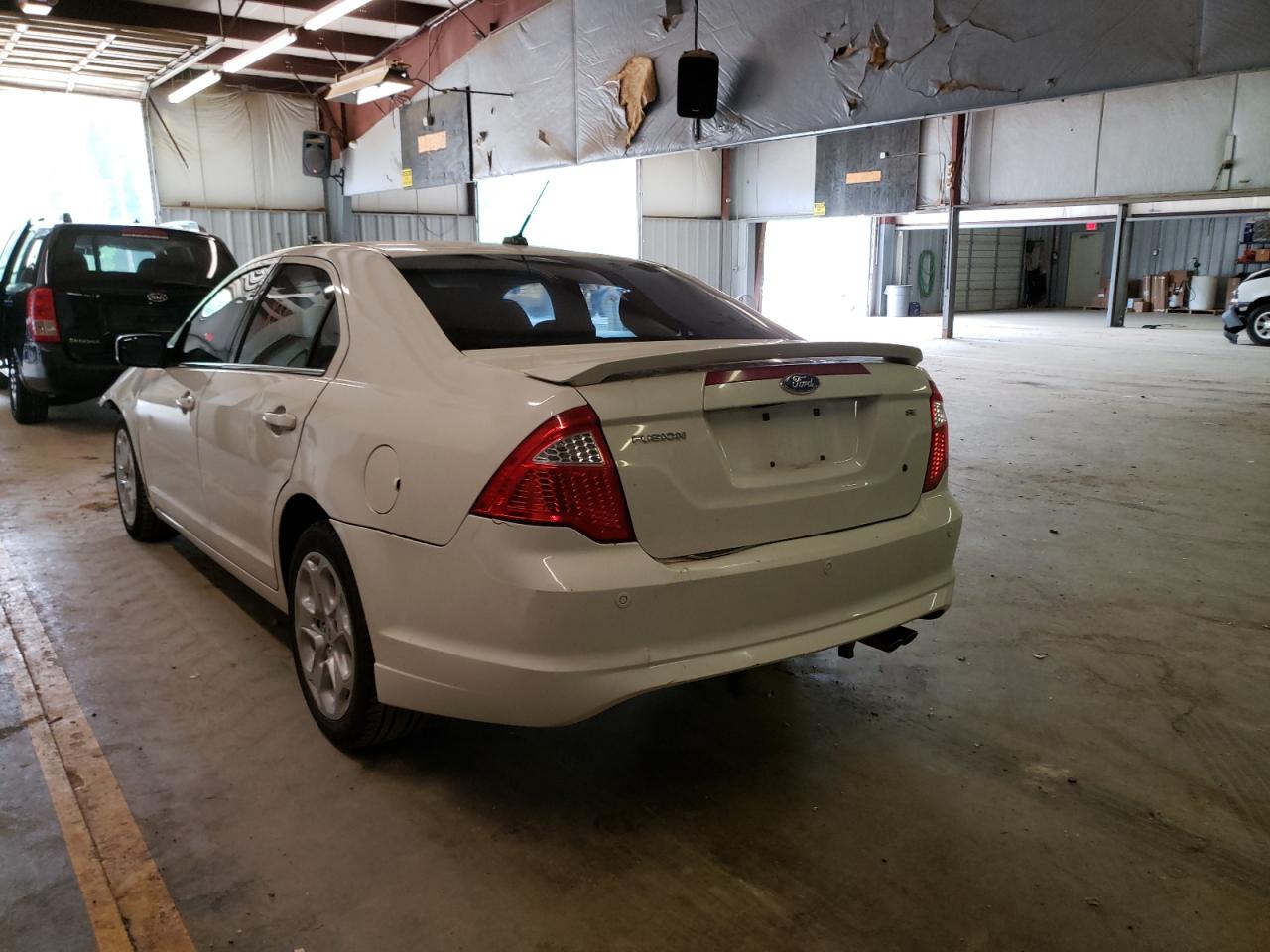 Photo 3 from auction – 2011 FORD FUSION SE with VIN 3FAHP0HA4BR329806