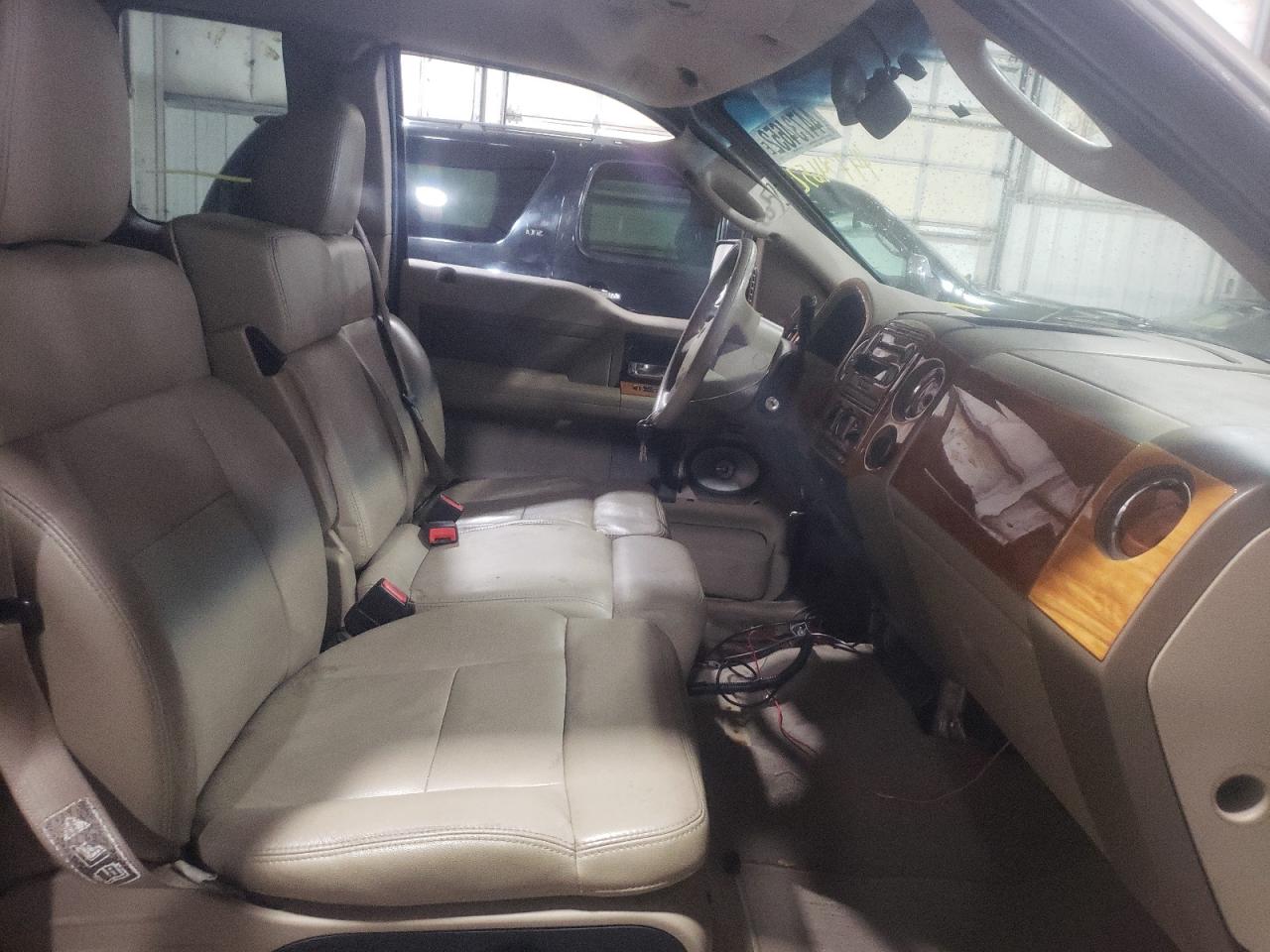 Photo 5 from auction – 2004 FORD F150 with VIN 1FTPX12564NA37362