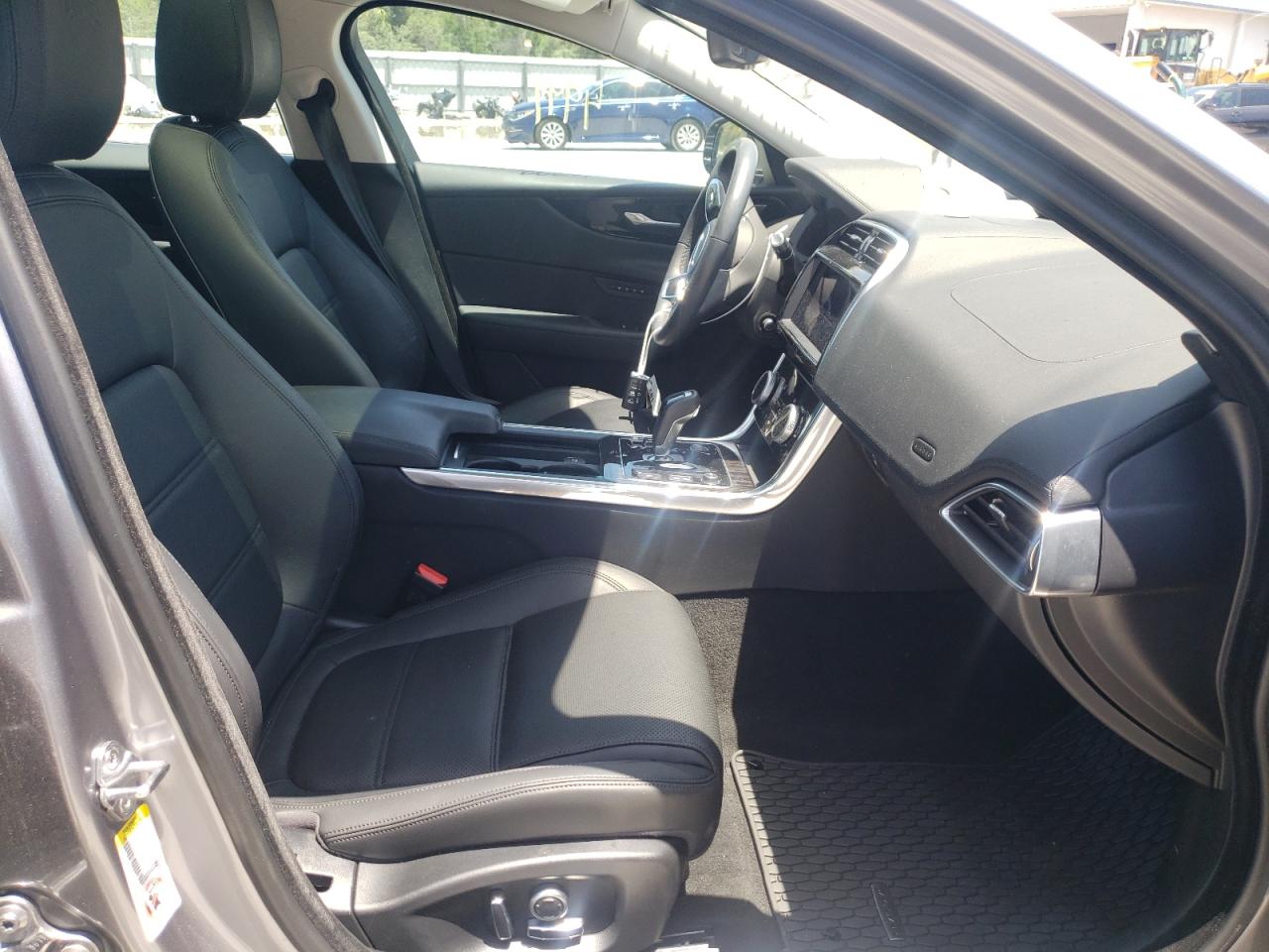 Photo 5 from auction – 2020 JAGUAR XE S with VIN SAJAJ4FX7LCP63893