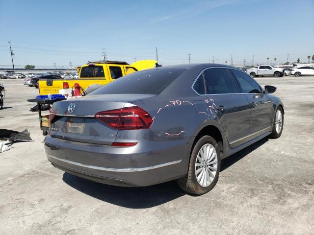 Photo 4 from auction – 2017 VOLKSWAGEN PASSAT SE with VIN 1VWBT7A38HC036611
