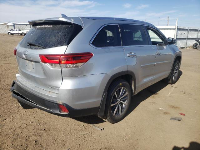 Photo 4 from auction – 2018 TOYOTA HIGHLANDER with VIN 5TDJZRFH1JS536174