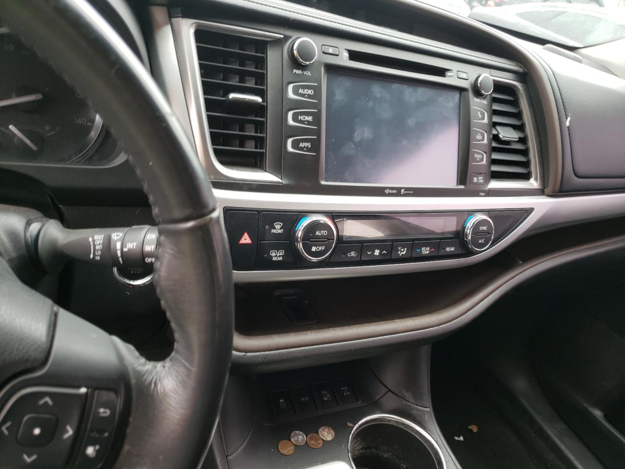 Photo 9 from auction – 2015 TOYOTA HIGHLANDER with VIN 5TDJKRFH0FS132570