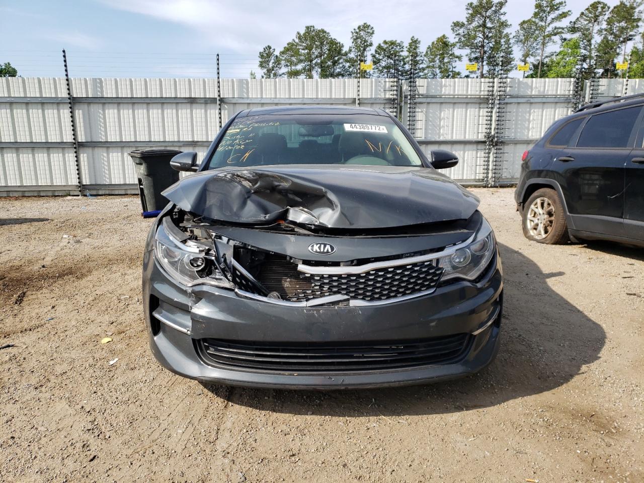 Photo 18 from auction – 2016 KIA OPTIMA EX with VIN 5XXGU4L33GG007551