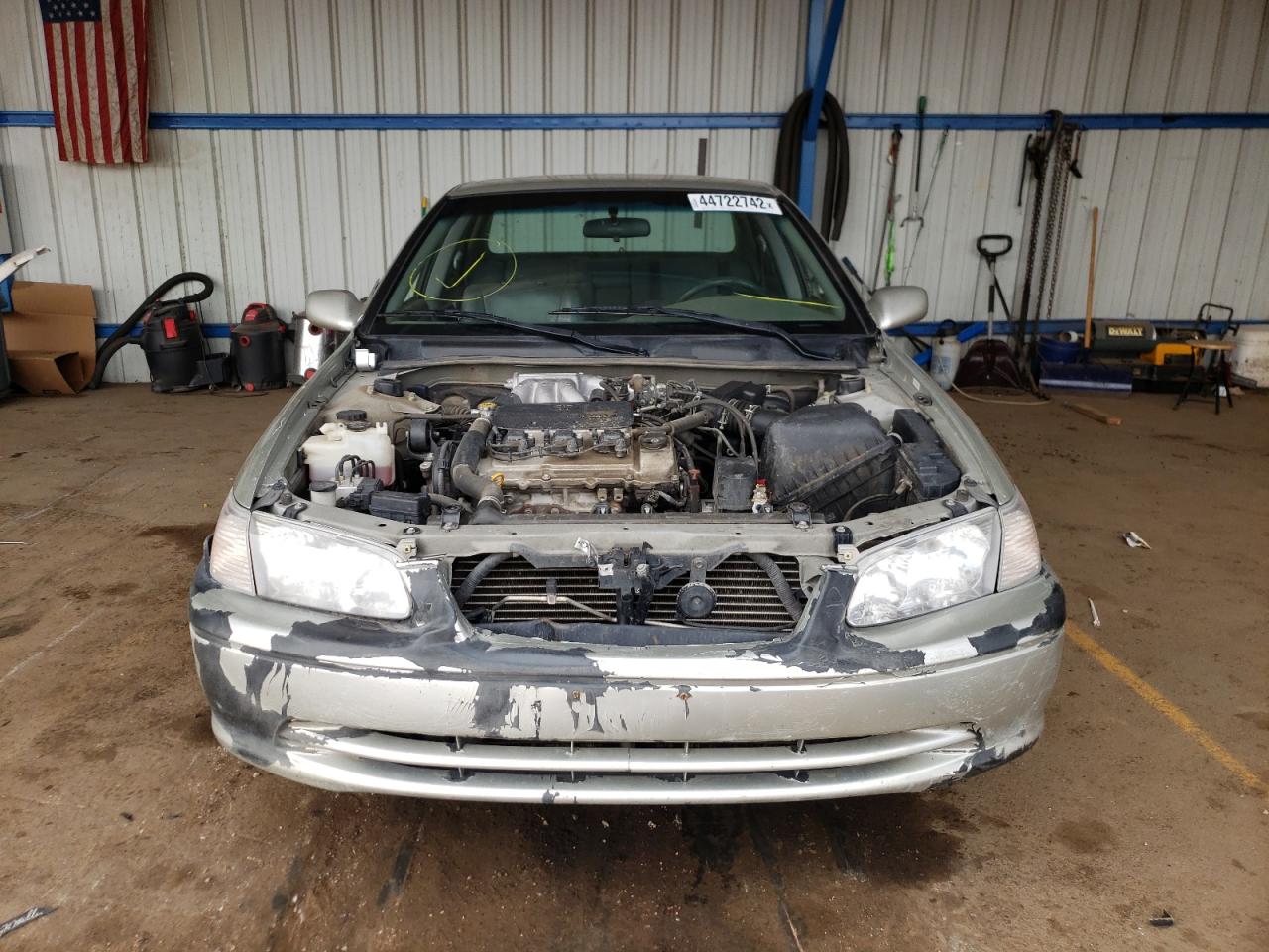 Photo 9 from auction – 2000 TOYOTA CAMRY LE with VIN 4T1BF28K0YU094941