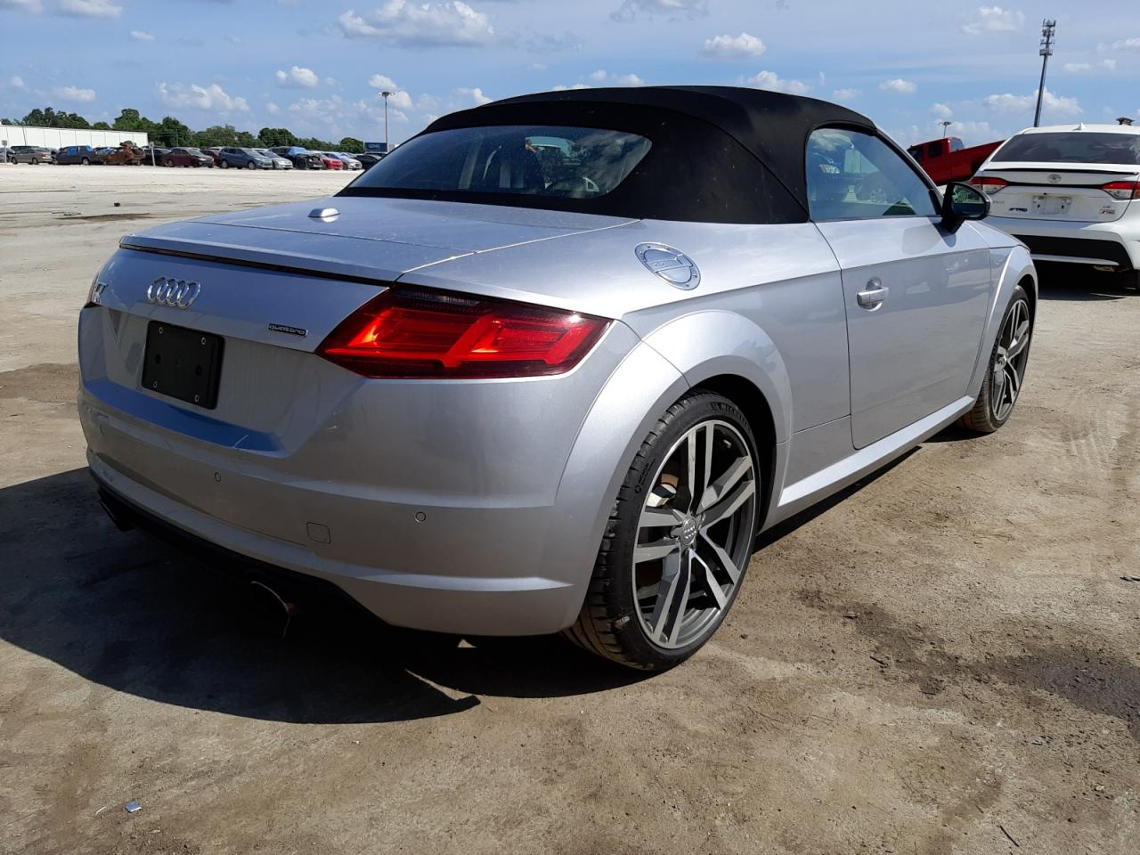 Photo 4 from auction – 2016 AUDI TT with VIN TRUT5CFV3G1002077