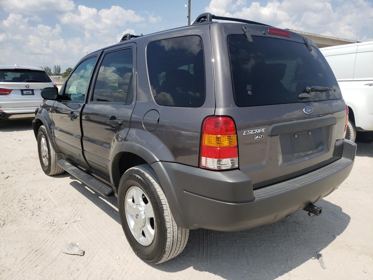 Photo 3 from auction – 2002 FORD ESCAPE XLT with VIN 1FMYU04112KD82195
