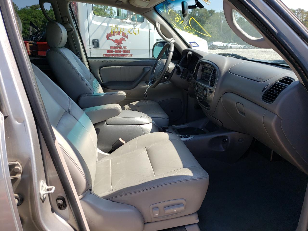 Photo 5 from auction – 2003 TOYOTA SEQUOIA LI with VIN 5TDZT38A63S186450