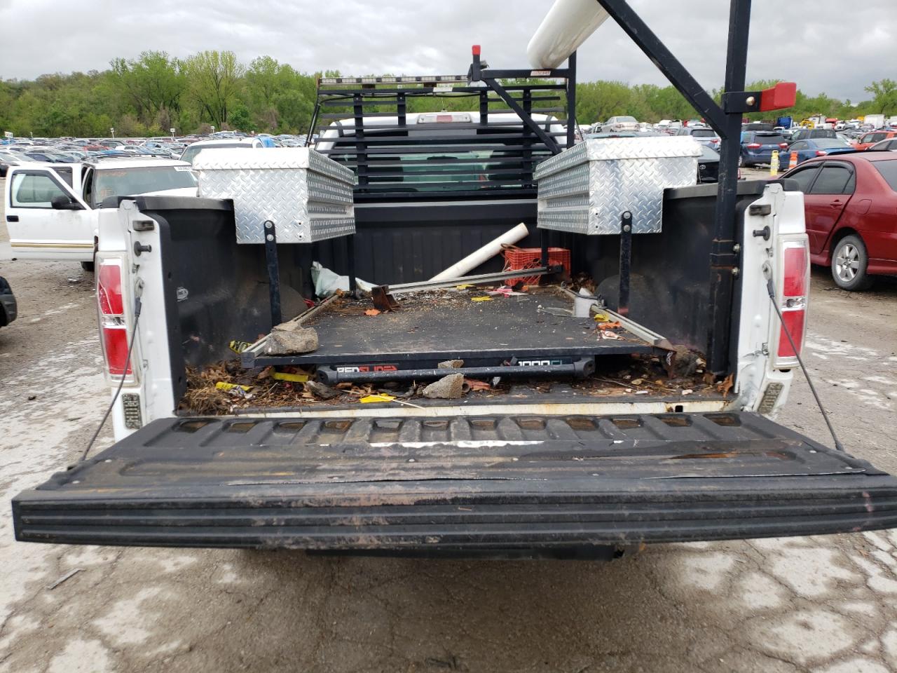 Photo 6 from auction – 2011 FORD F150 with VIN 1FTNF1ET5BKE10619