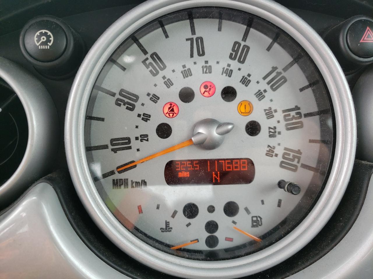 Photo 8 from auction – 2003 MINI COOPER with VIN WMWRC33443TE14416