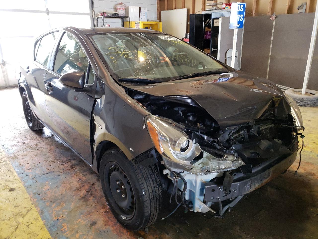 Photo 1 from auction – 2015 TOYOTA PRIUS C with VIN JTDKDTB31F1096407