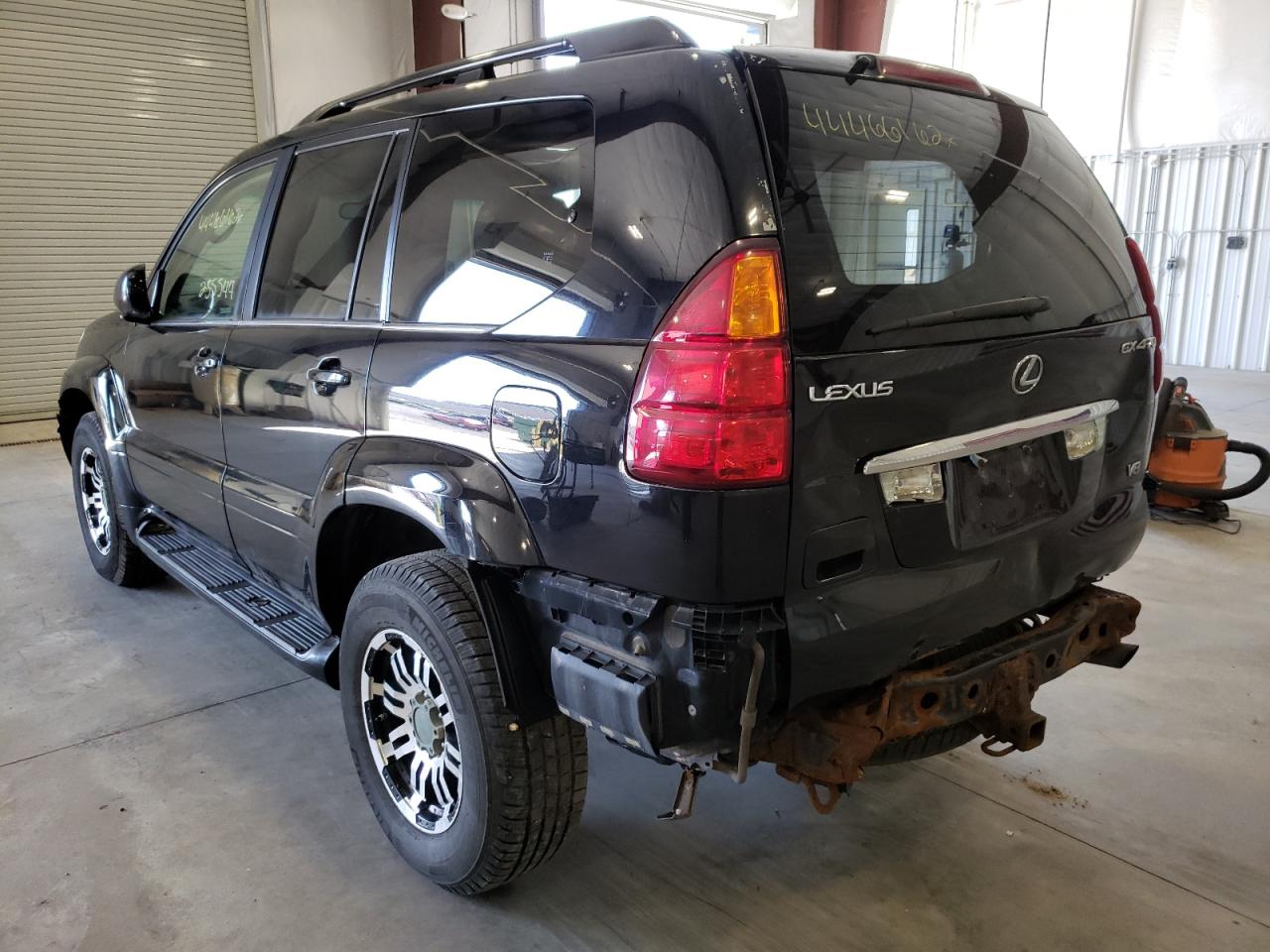 Photo 3 from auction – 2004 LEXUS GX 470 with VIN JTJBT20X840059924