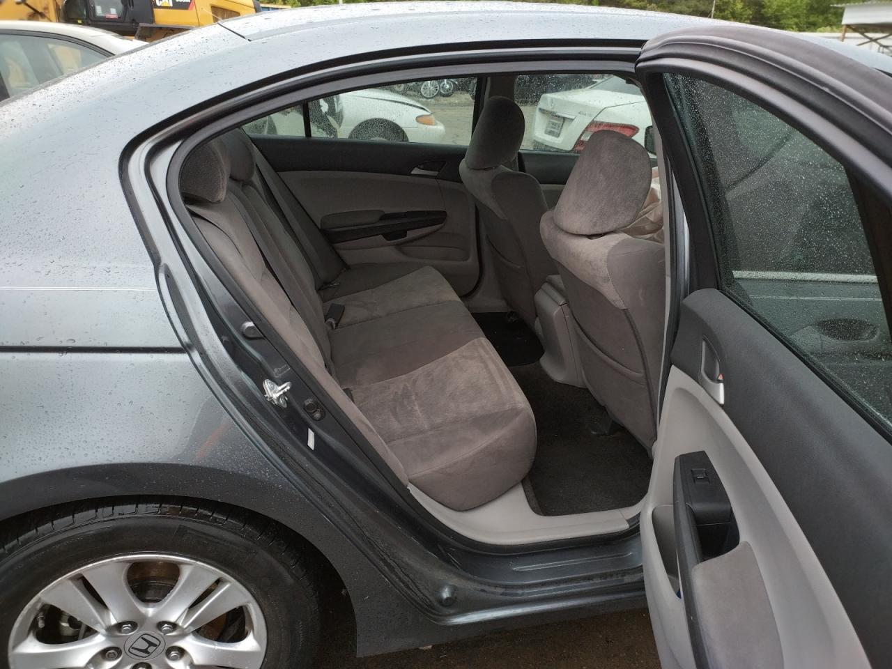 Photo 6 from auction – 2010 HONDA ACCORD LXP with VIN 1HGCP2F47AA185630
