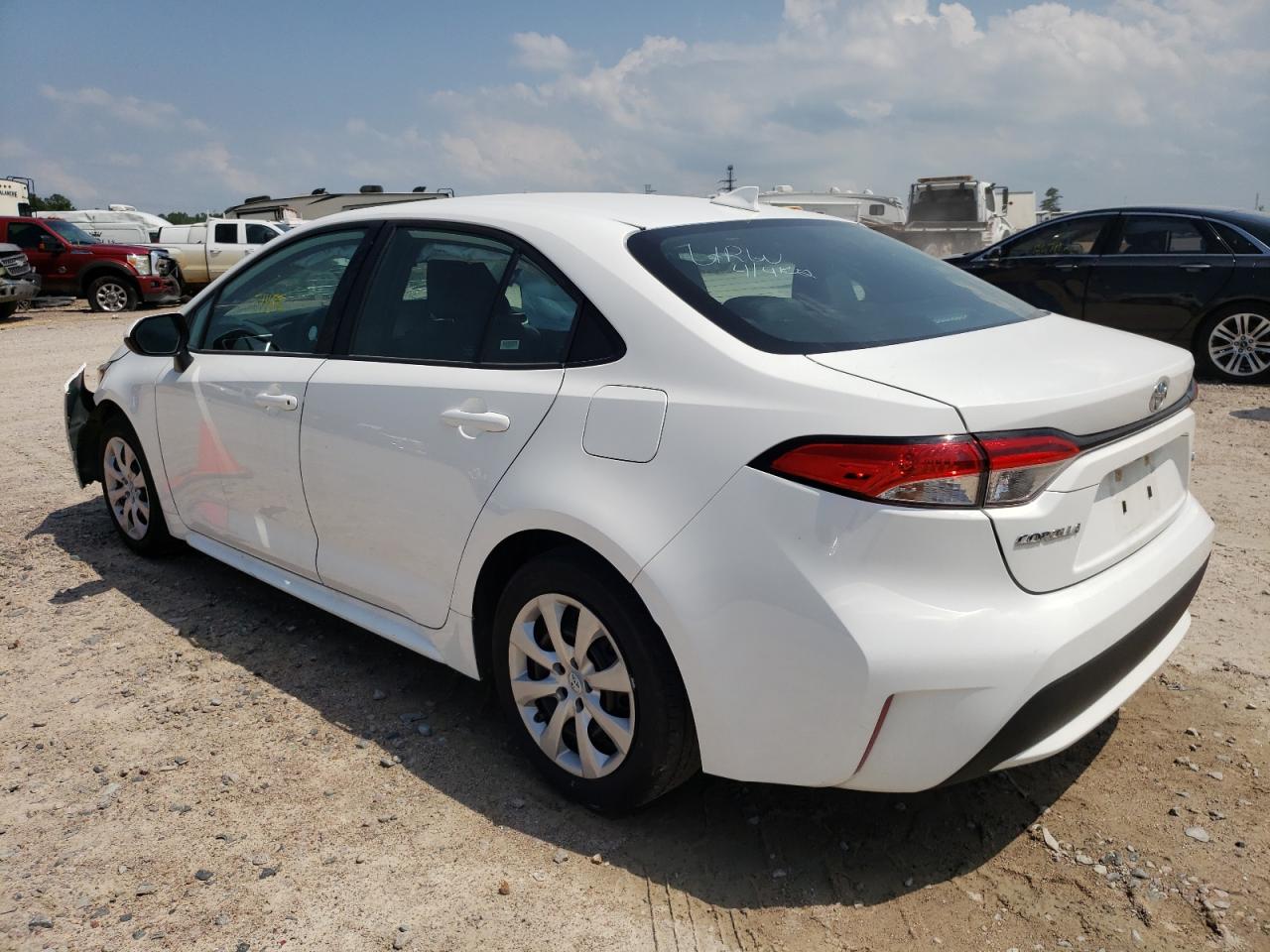 Photo 3 from auction – 2021 TOYOTA COROLLA LE with VIN 5YFEPMAE0MP221161