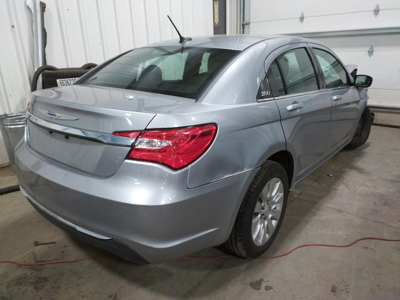 Photo 4 from auction – 2014 CHRYSLER 200 LX with VIN 1C3CCBAB8EN208884
