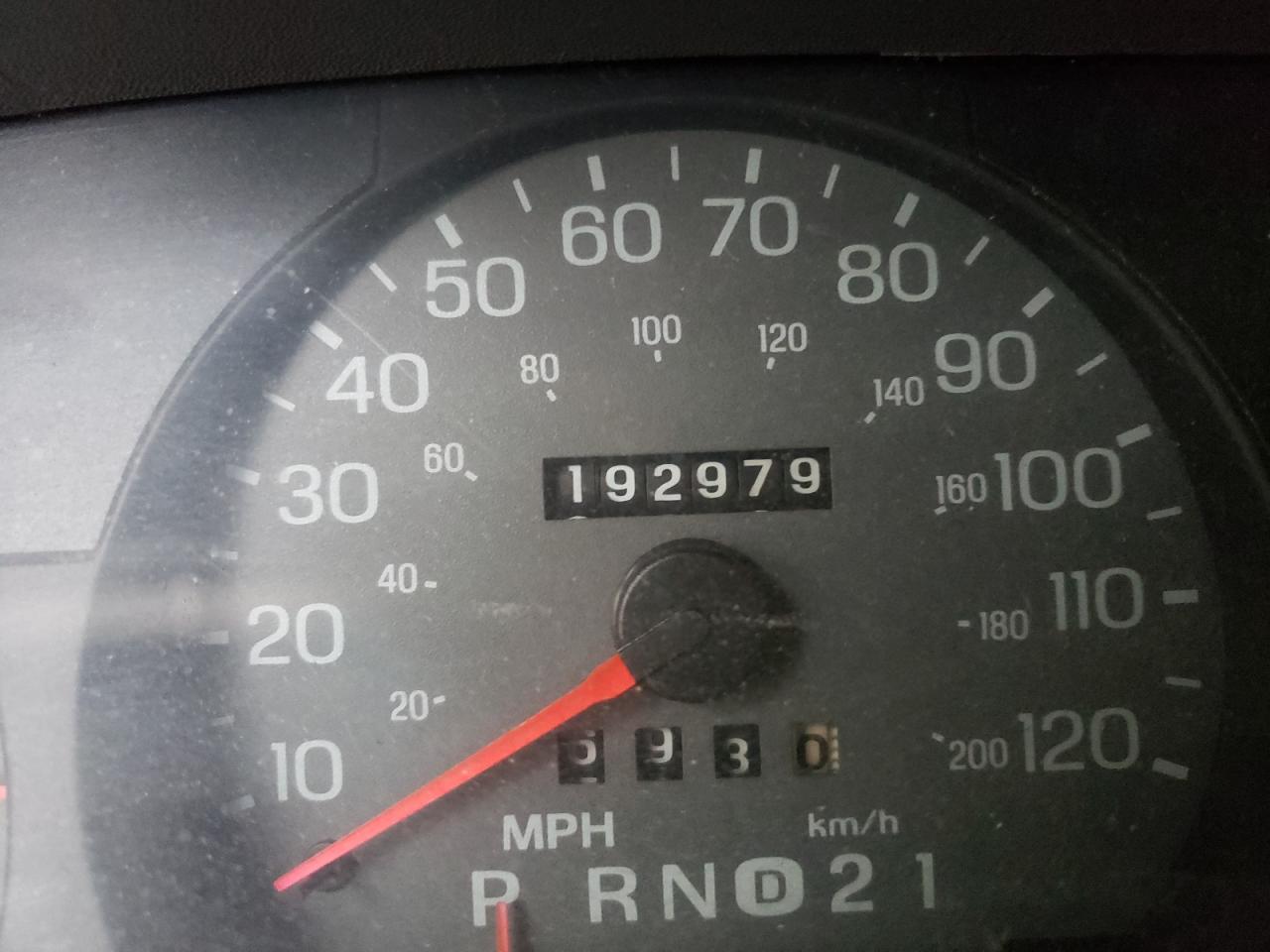 Photo 8 from auction – 2001 MERCURY GRAND MARQ with VIN 2MEFM75W41X674416