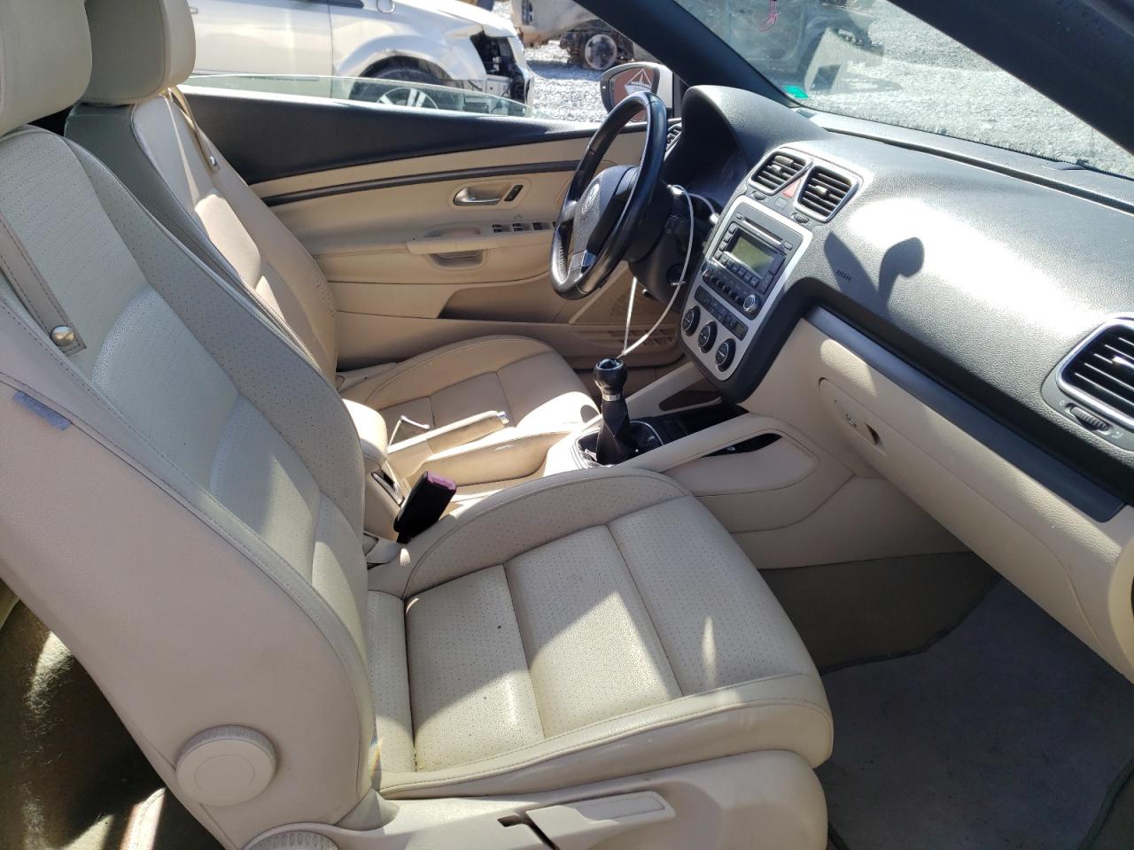 Photo 5 from auction – 2009 VOLKSWAGEN EOS TURBO with VIN WVWAA71F79V012997