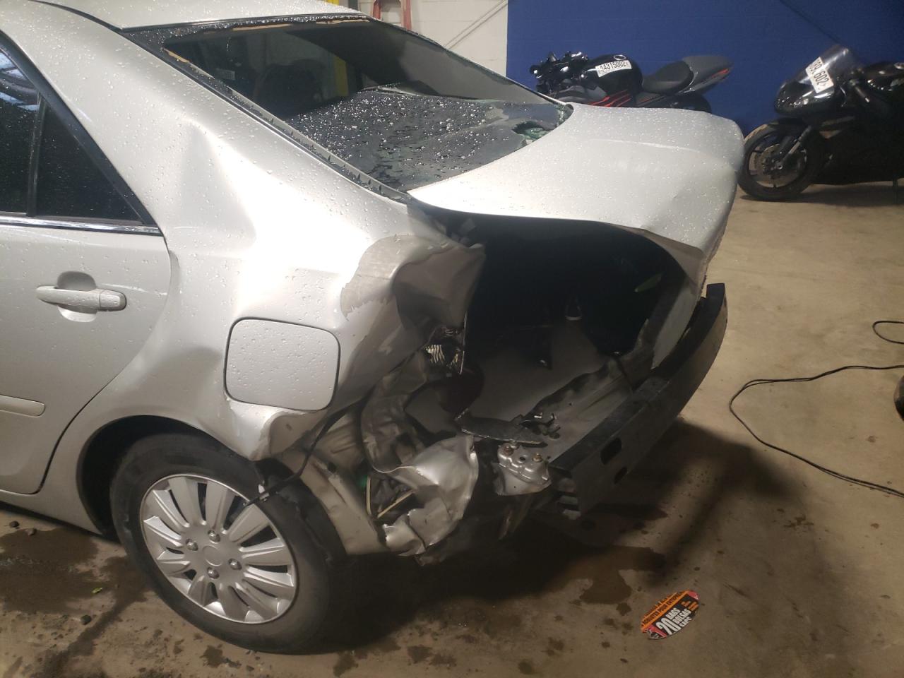 Photo 9 from auction – 2005 TOYOTA CAMRY with VIN 4T1BE30K45U063398