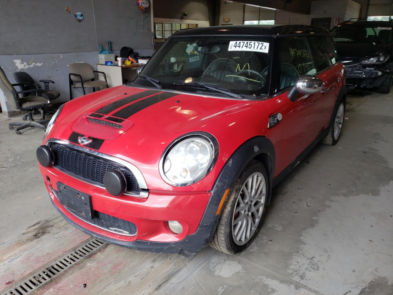 Photo 2 from auction – 2009 MINI COOPER CLU with VIN WMWMM93589TF99355
