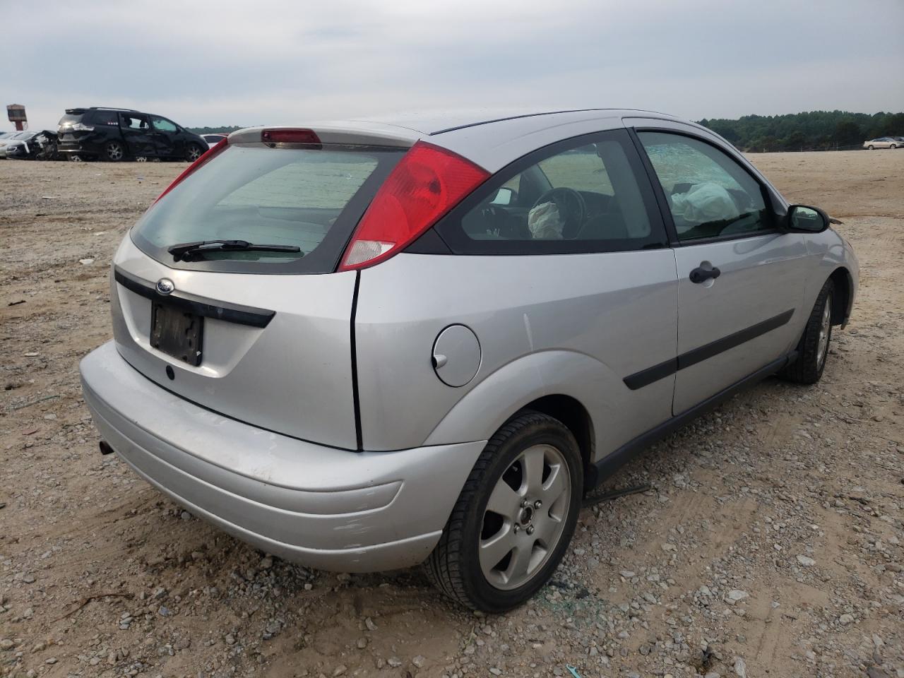 Photo 4 from auction – 2001 FORD FOCUS ZX3 with VIN 3FAFP31341R206414
