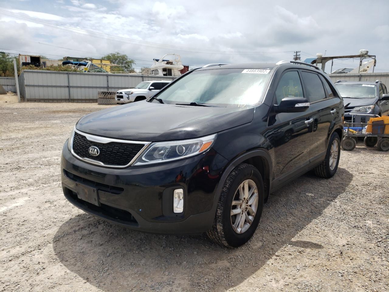 Photo 2 from auction – 2014 KIA SORENTO LX with VIN 5XYKT4A74EG539631