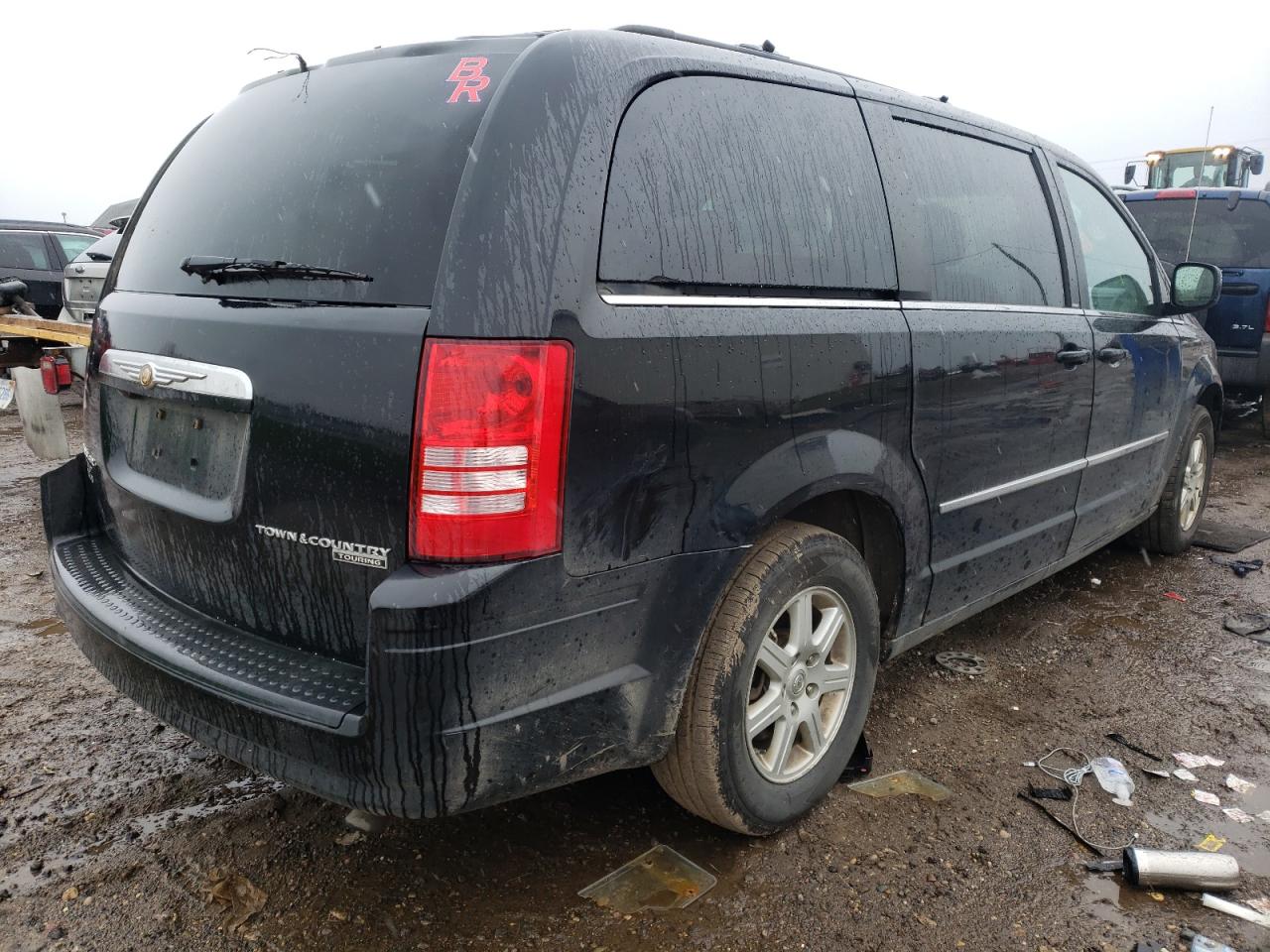 Photo 4 from auction – 2010 CHRYSLER TOWN & COU with VIN 2A4RR8D18AR404289