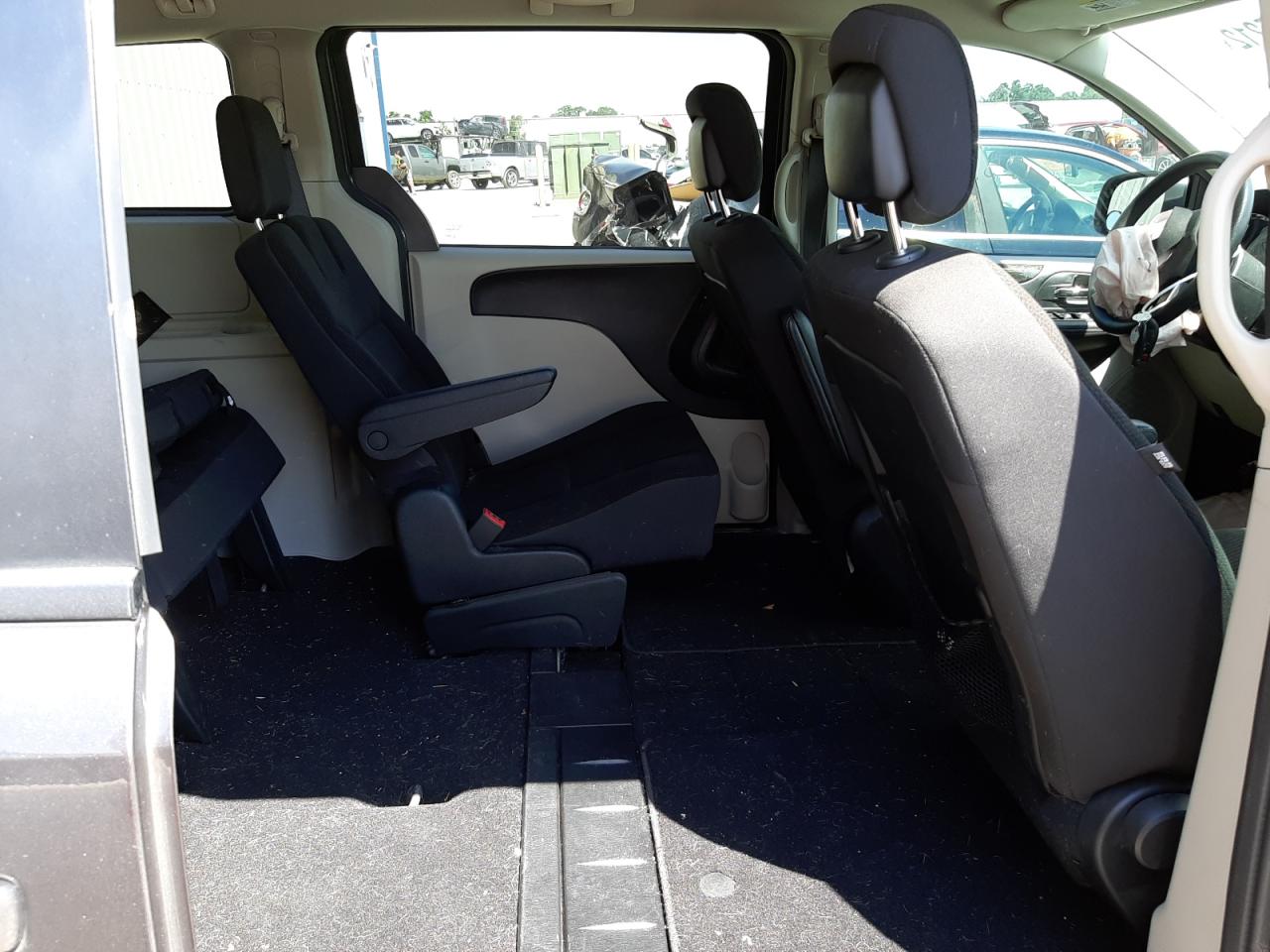 Photo 6 from auction – 2018 DODGE GRAND CARA with VIN 2C4RDGBG1JR184774