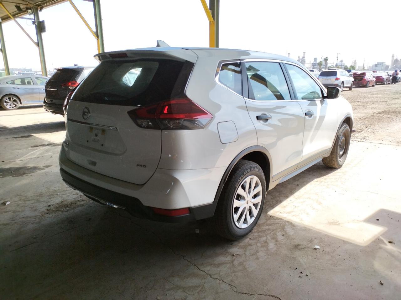 Photo 4 from auction – 2020 NISSAN ROGUE S with VIN KNMAT2MV9LP538186