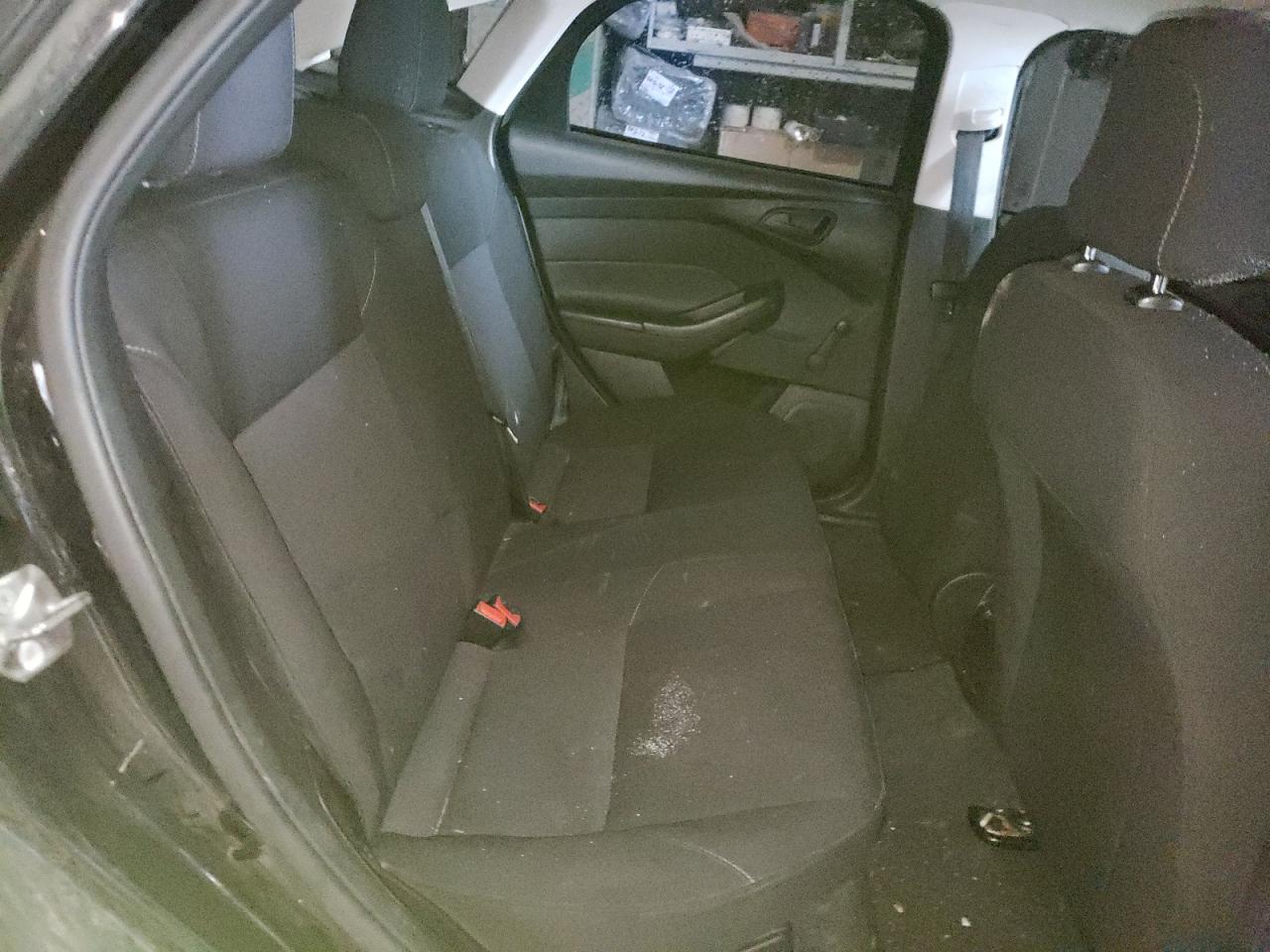 Photo 6 from auction – 2015 FORD FOCUS S with VIN 1FADP3E29FL293774