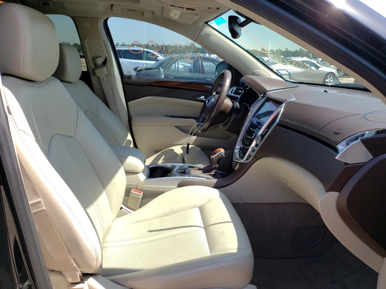 Photo 5 from auction – 2014 CADILLAC SRX LUXURY with VIN 3GYFNBE30ES614504