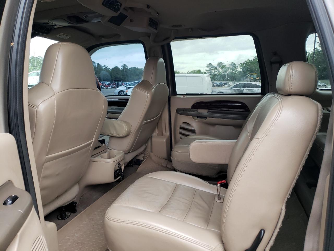 Photo 6 from auction – 2004 FORD EXCURSION with VIN 1FMSU43P54ED08105
