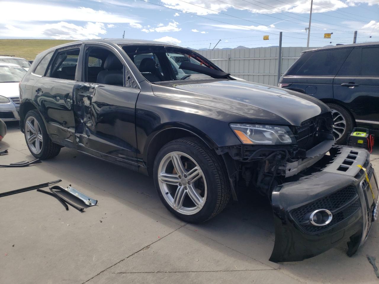 AUDI Q5 PREMIUM 2010 with VIN WA1MKAFP8AA015888 - Photo from auction