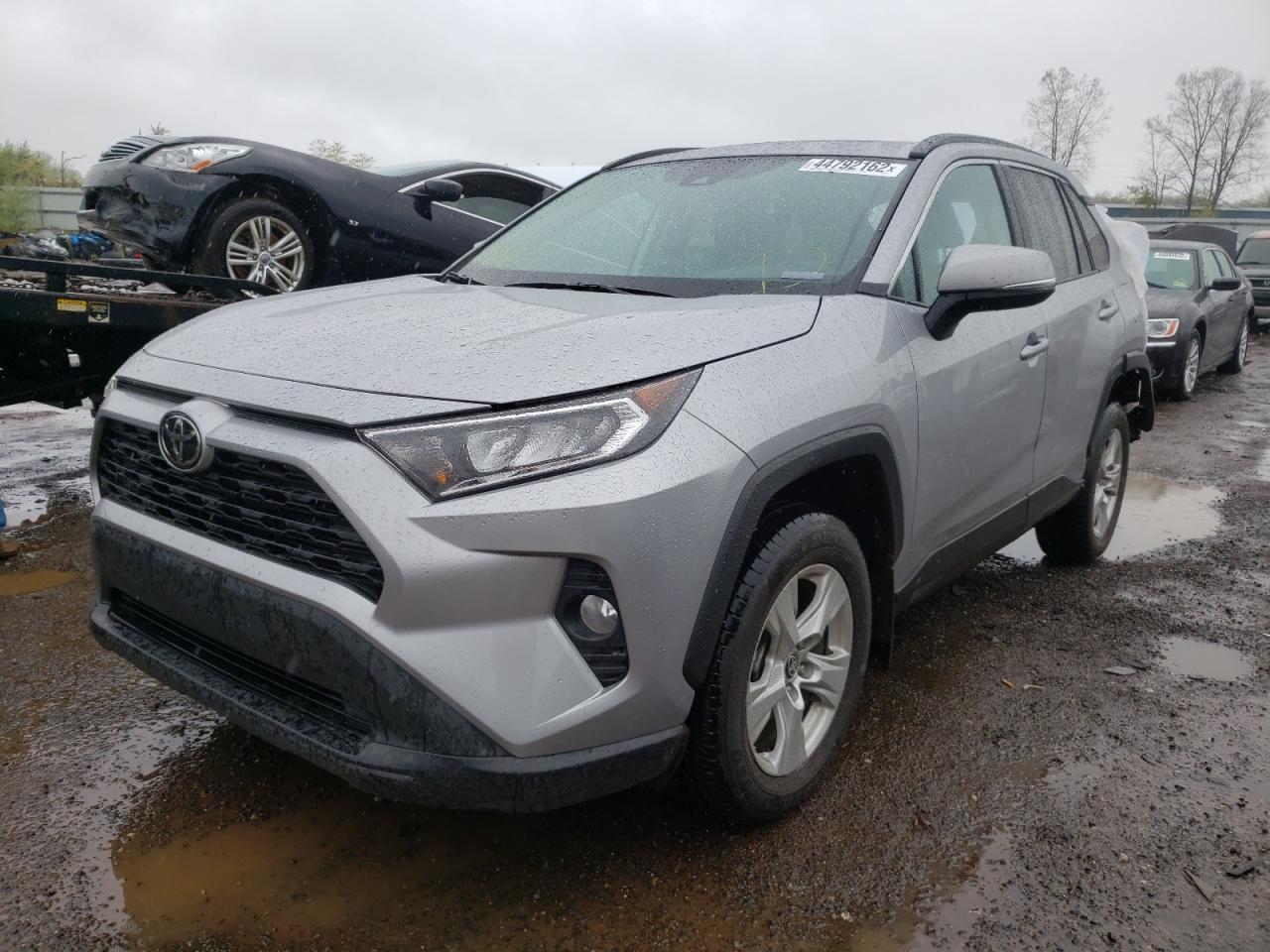 Photo 2 from auction – 2021 TOYOTA RAV4 XLE with VIN 2T3P1RFV6MC217347