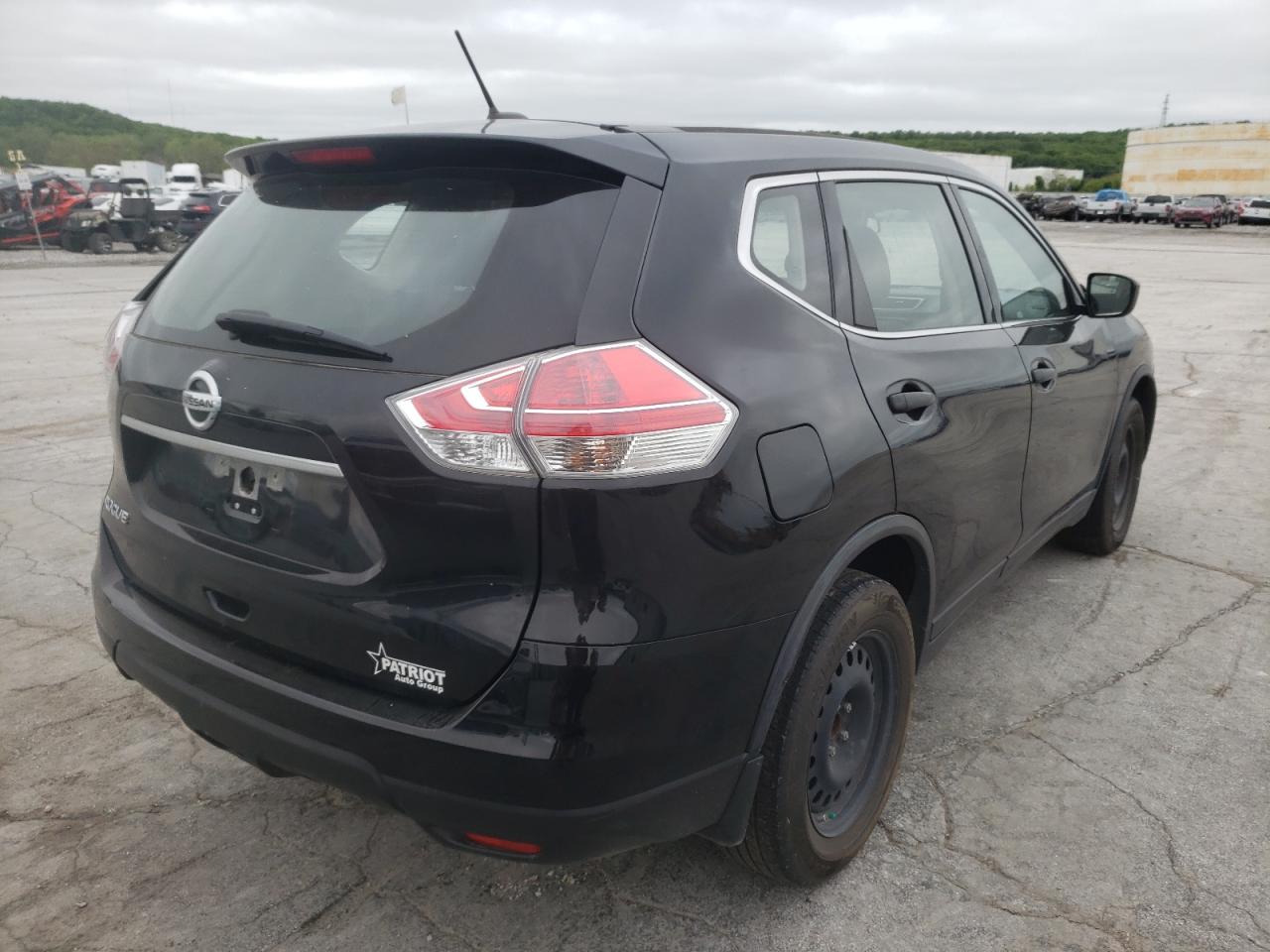 Photo 4 from auction – 2016 NISSAN ROGUE S with VIN JN8AT2MT4GW017116