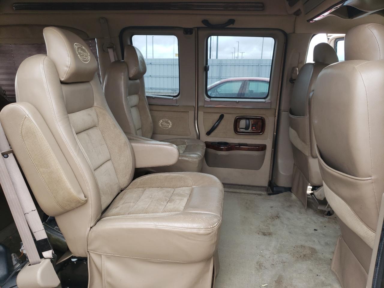 Photo 6 from auction – 2003 CHEVROLET EXPRESS G1 with VIN 1GBFG15T831233254