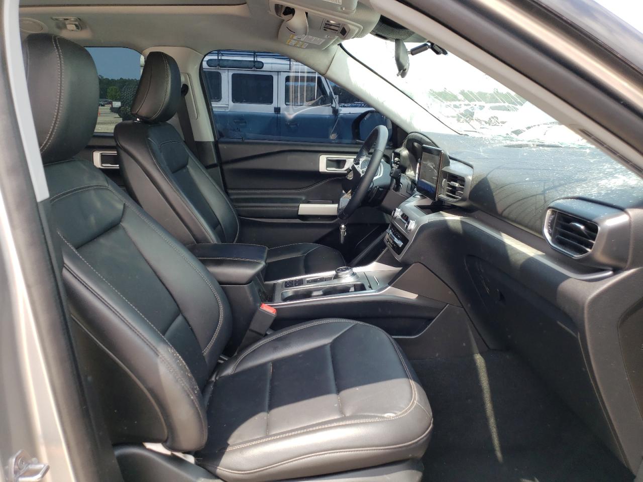 Photo 5 from auction – 2020 FORD EXPLORER X with VIN 1FMSK7DH9LGC73439