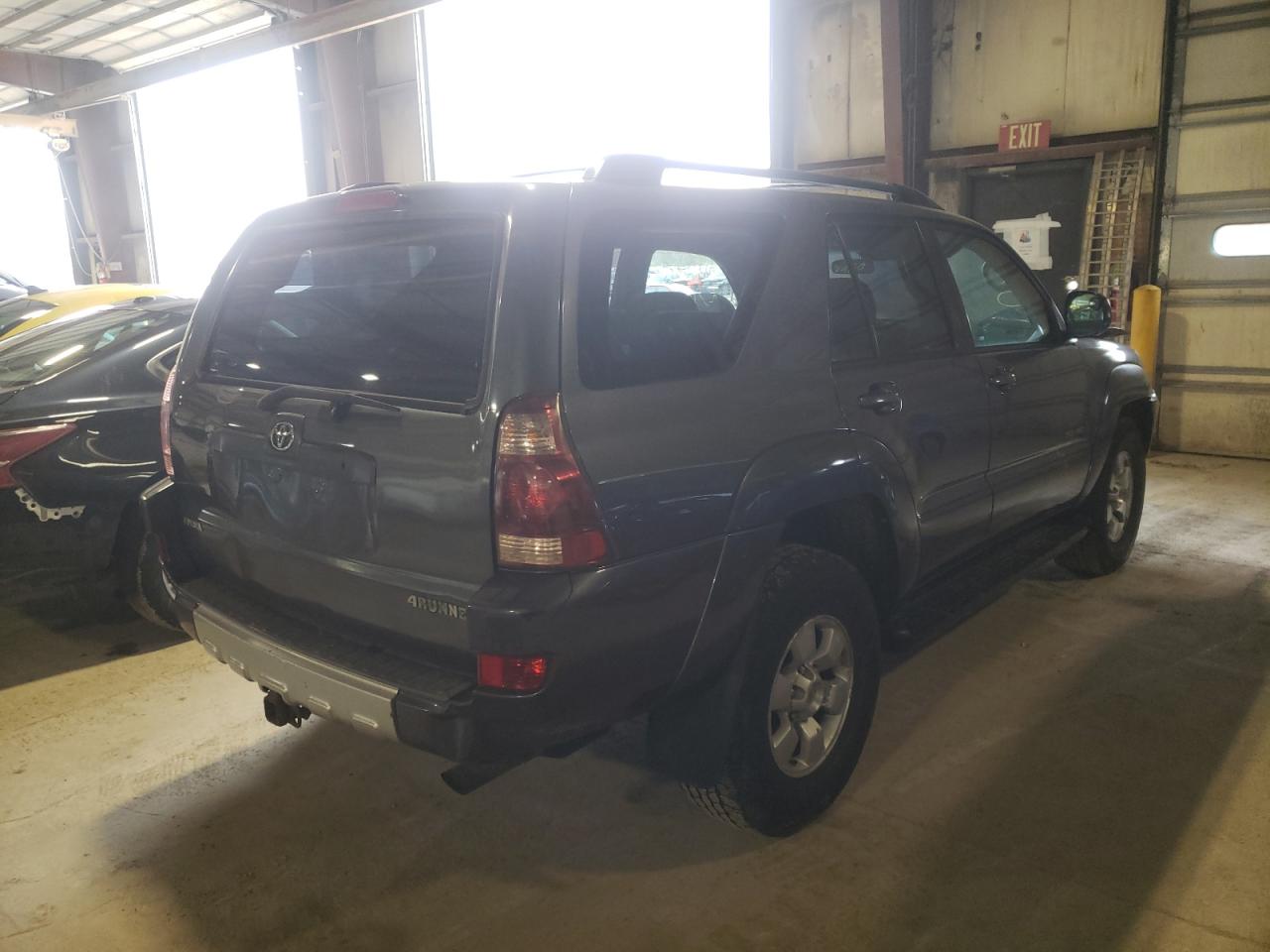 Photo 4 from auction – 2004 TOYOTA 4RUNNER SR with VIN JTEBU14R240022482