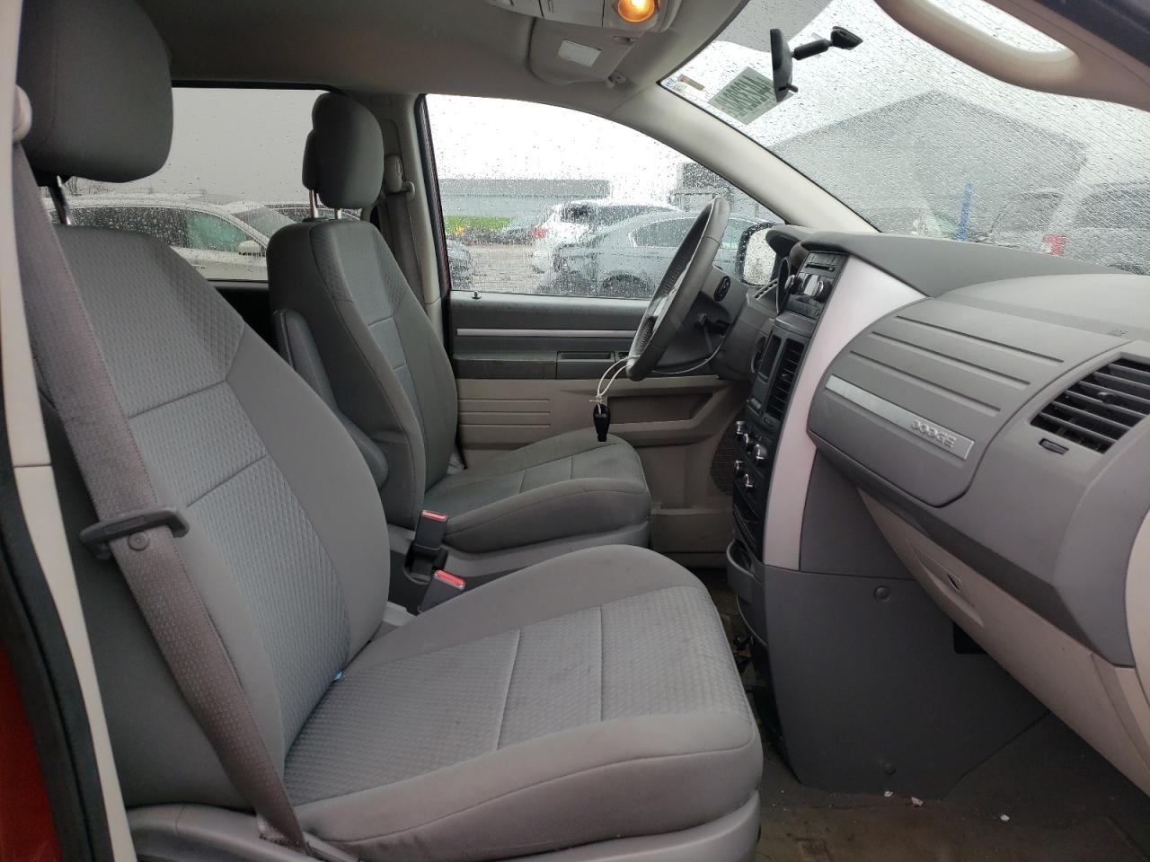 Photo 5 from auction – 2010 DODGE GRAND CARA with VIN 2D4RN3D17AR490217
