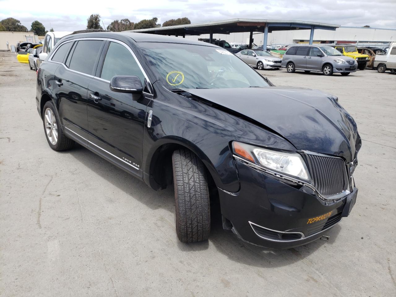 LINCOLN MKT 2014 with VIN 2LMHJ5NK3EBL52826 - Photo from auction