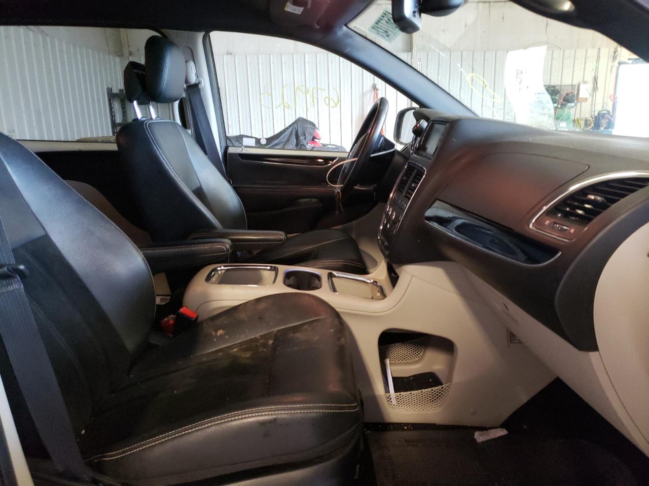 Photo 5 from auction – 2018 DODGE GRAND CARA with VIN 2C4RDGCG0JR297596