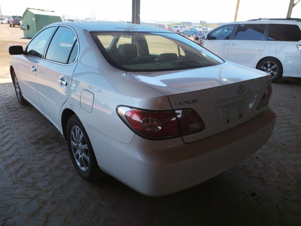Photo 3 from auction – 2004 LEXUS ES 330 with VIN JTHBA30G645054298