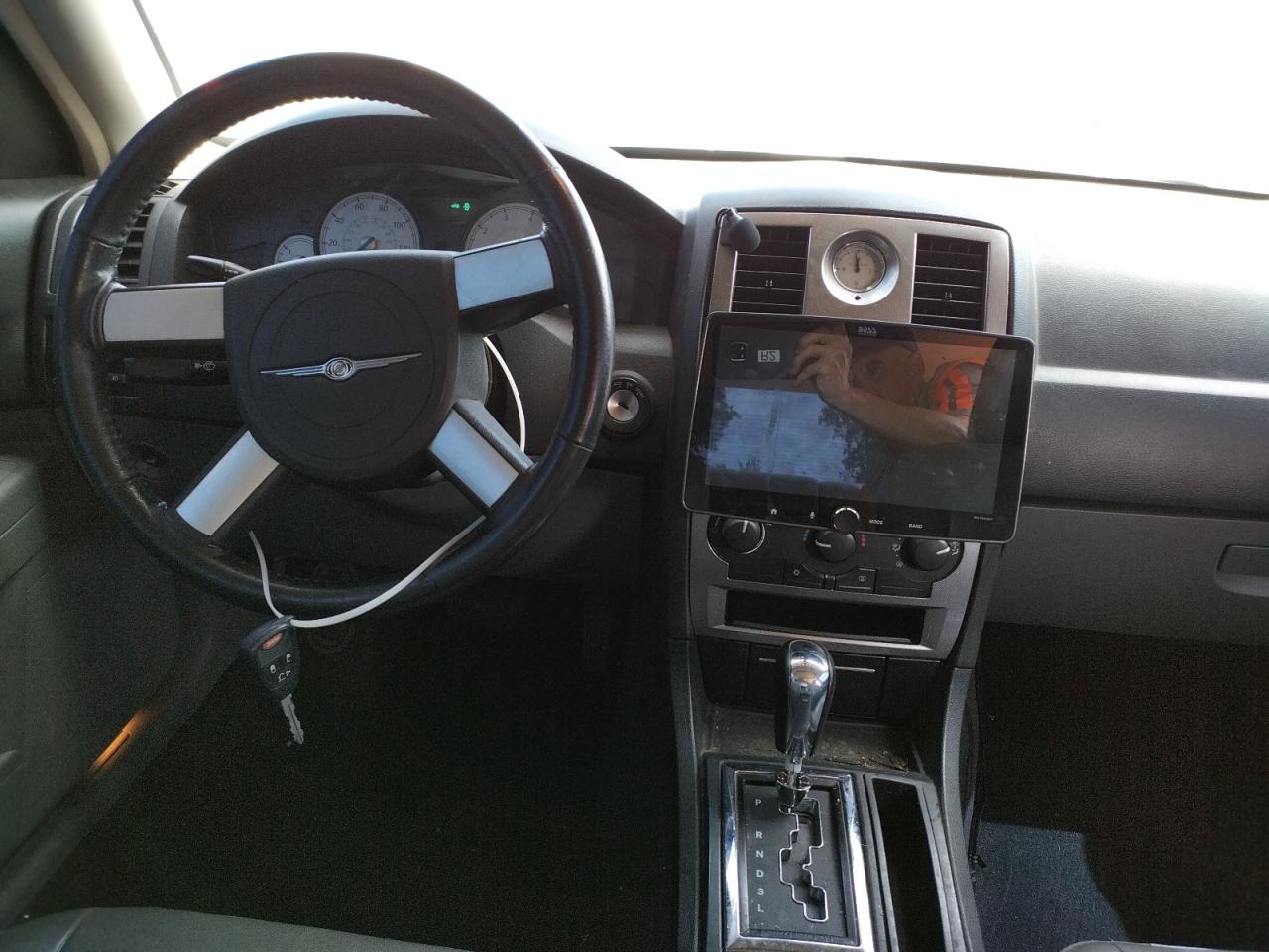 Photo 9 from auction – 2005 CHRYSLER 300 TOURIN with VIN 2C3JA53G65H179952