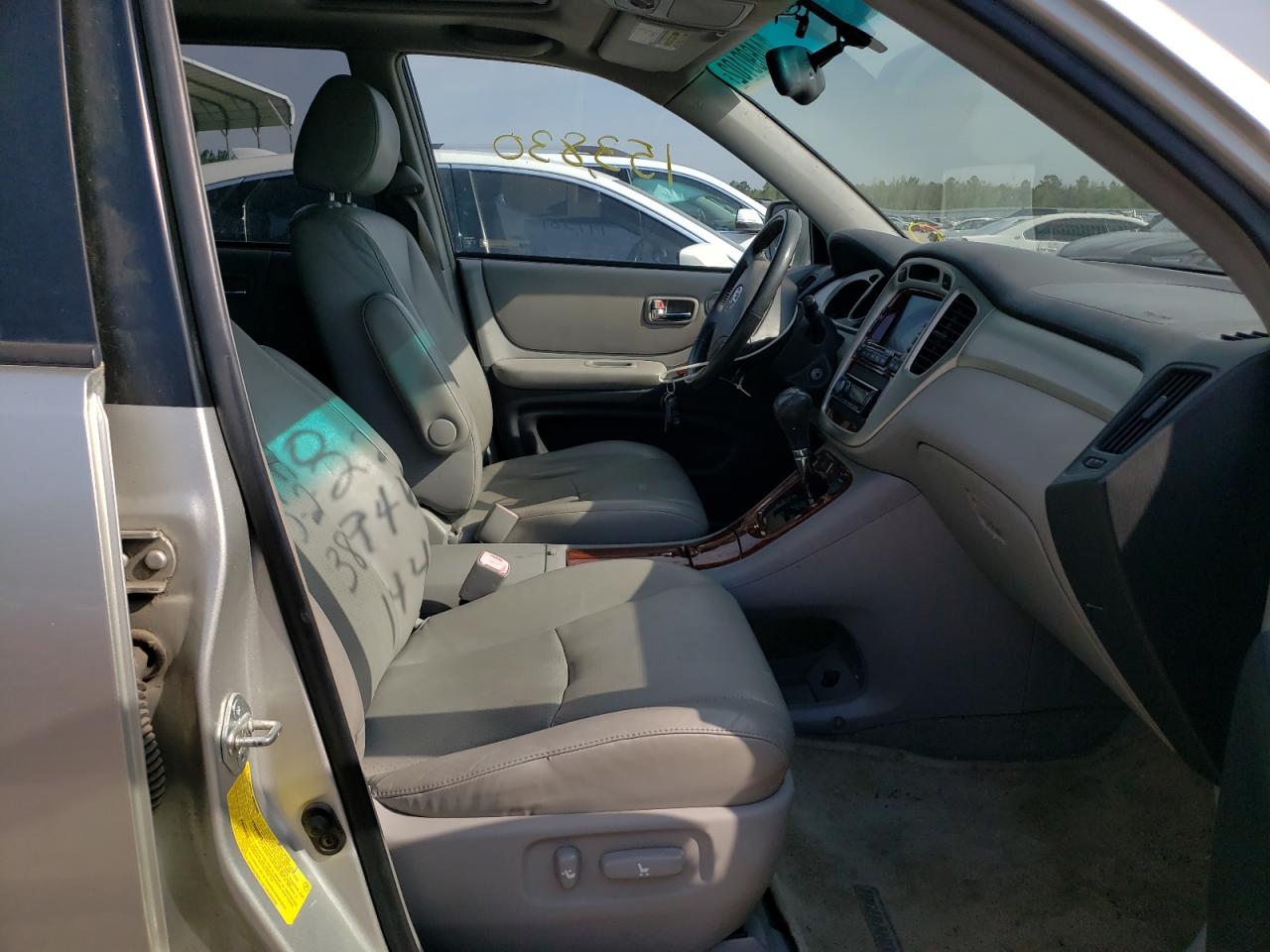 Photo 5 from auction – 2006 TOYOTA HIGHLANDER with VIN JTEDW21A460001448