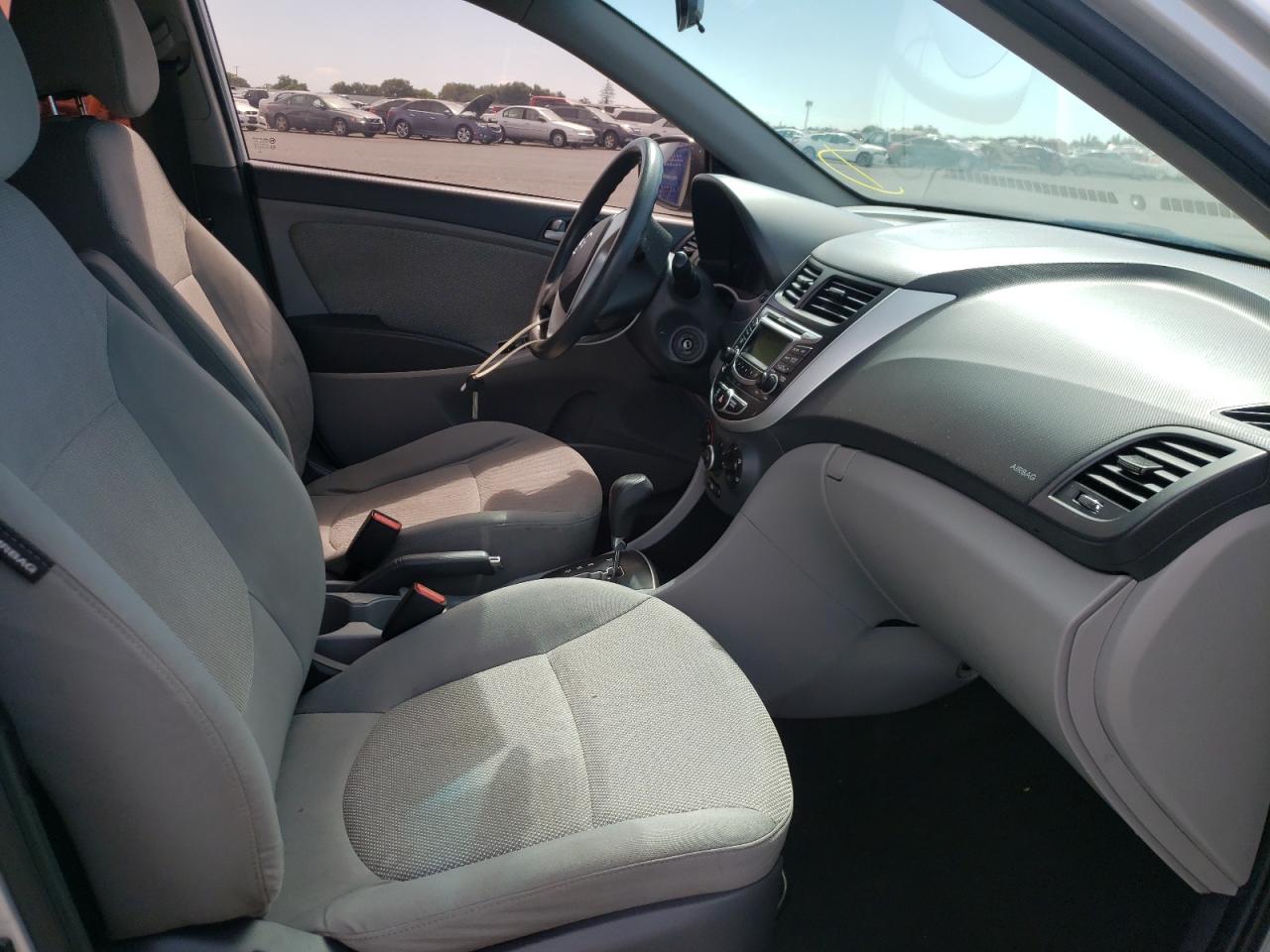 Photo 5 from auction – 2013 HYUNDAI ACCENT GLS with VIN KMHCT4AE8DU542690