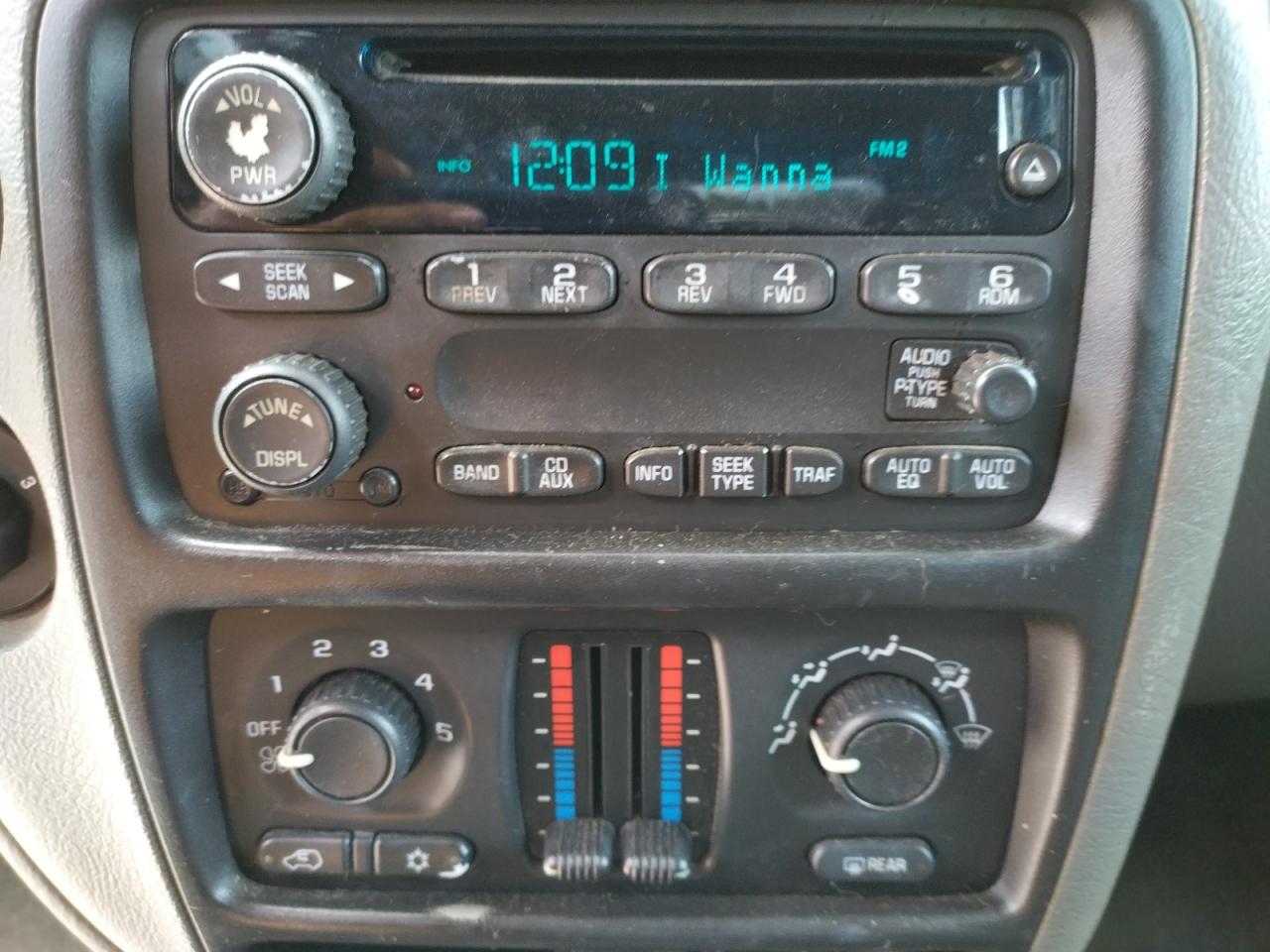 Photo 9 from auction – 2004 CHEVROLET TRAILBLAZE with VIN 1GNDS13S142374231