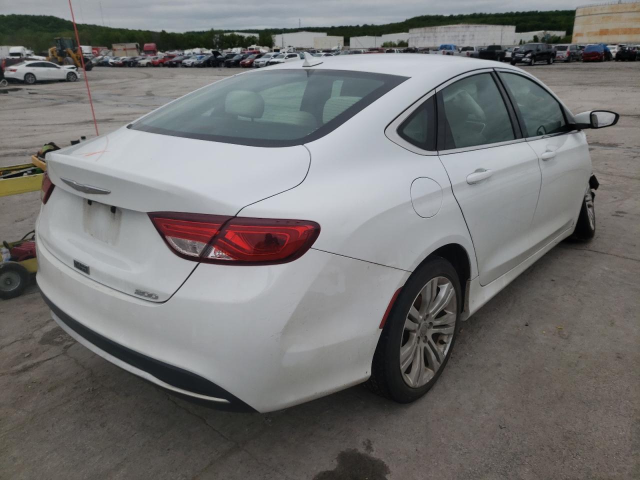 Photo 4 from auction – 2015 CHRYSLER 200 LIMITE with VIN 1C3CCCAB8FN627101