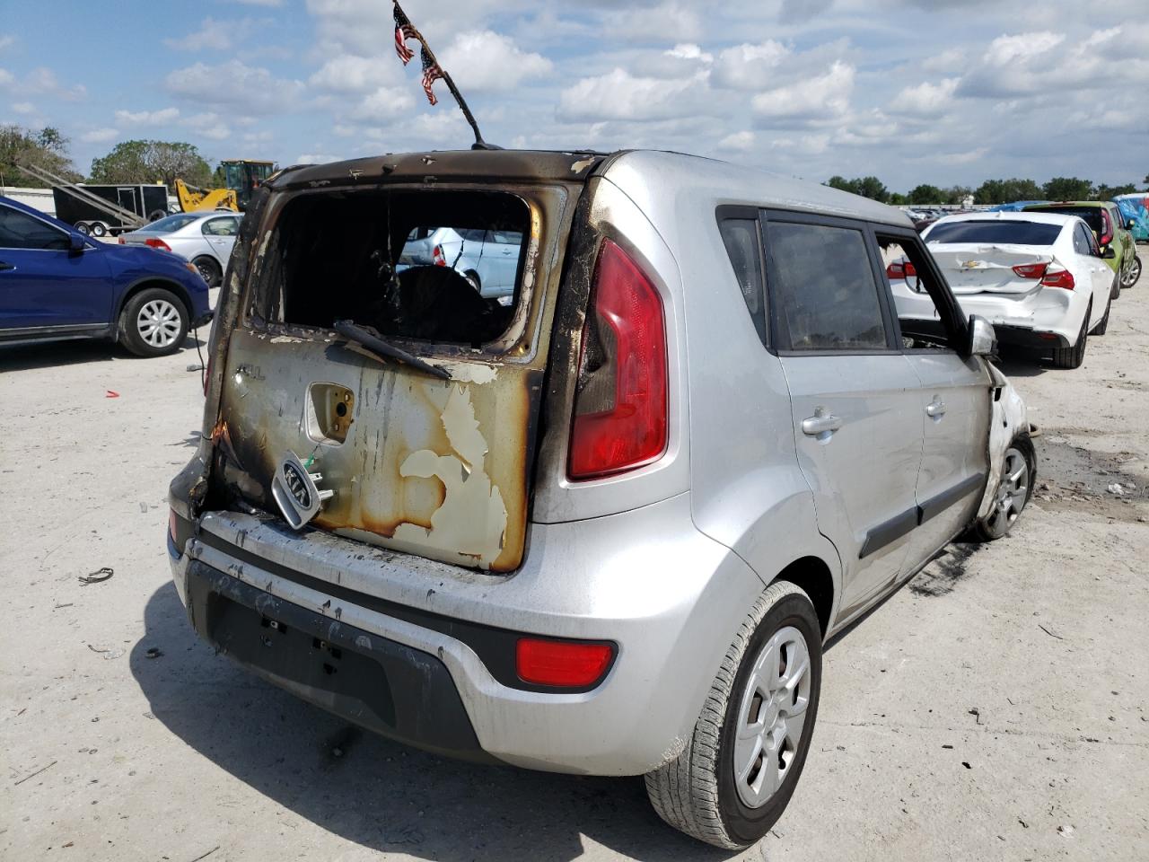 Photo 4 from auction – 2012 KIA SOUL with VIN KNDJT2A5XC7353827