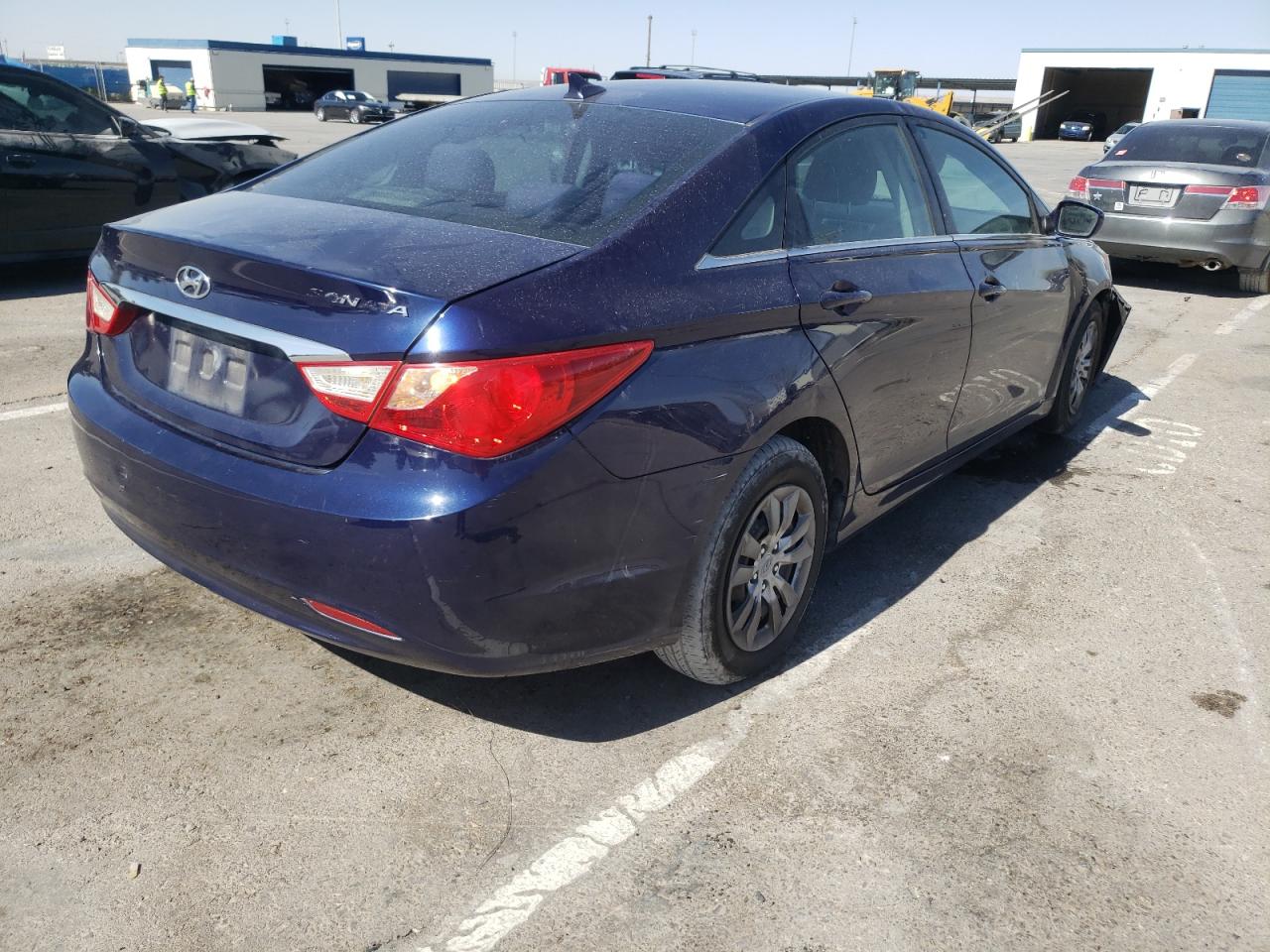 Photo 4 from auction – 2011 HYUNDAI SONATA GLS with VIN 5NPEB4AC4BH187359